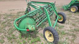 John Deere 672 hay rake