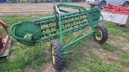 John Deere 672 hay rake