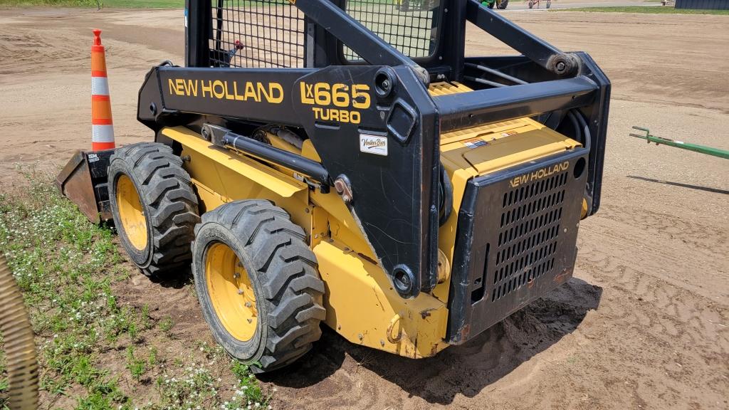 New Holland LX665 skid loader