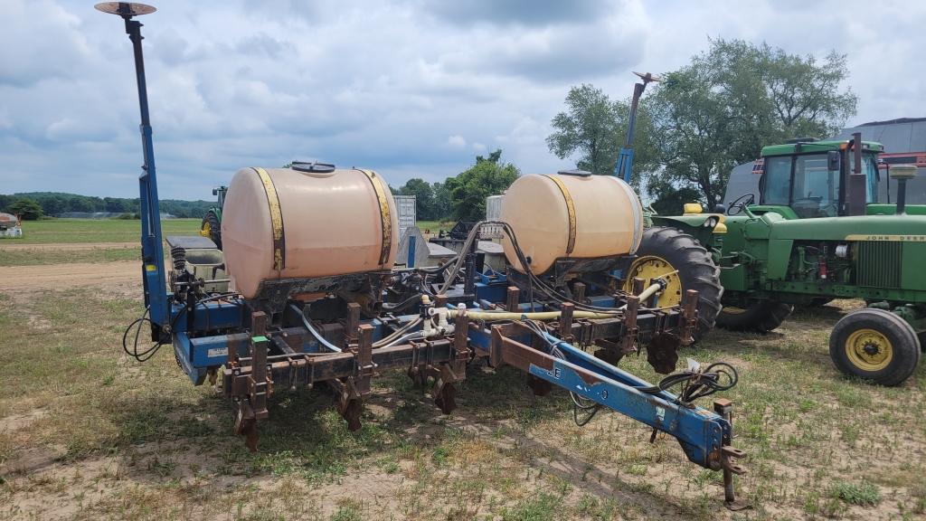 Kinze 2000 6 row corn planter