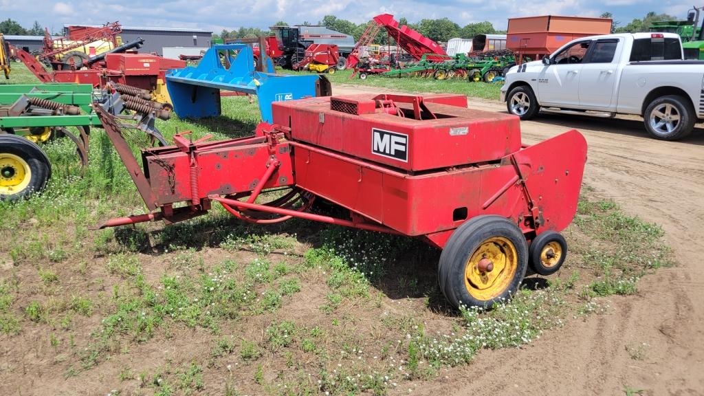 Massey Ferguson 12 square baler