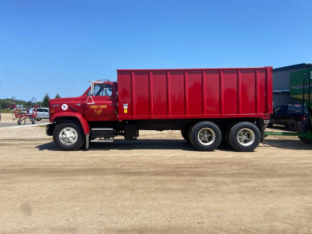 1989 GMC 7000 TopKick grain truck