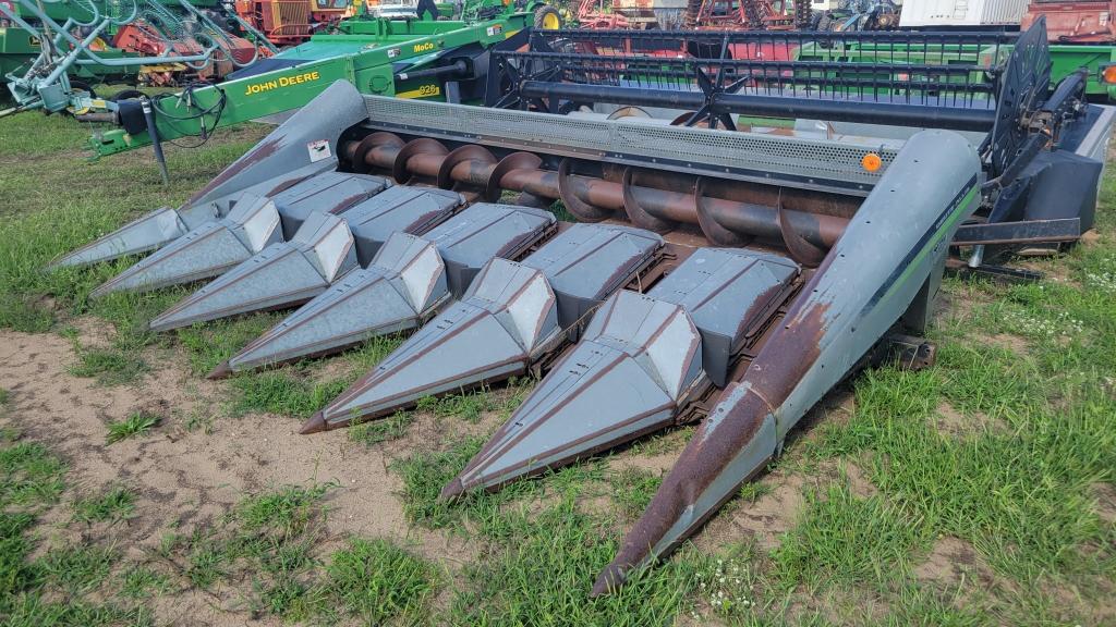 Gleaner 6 row corn head