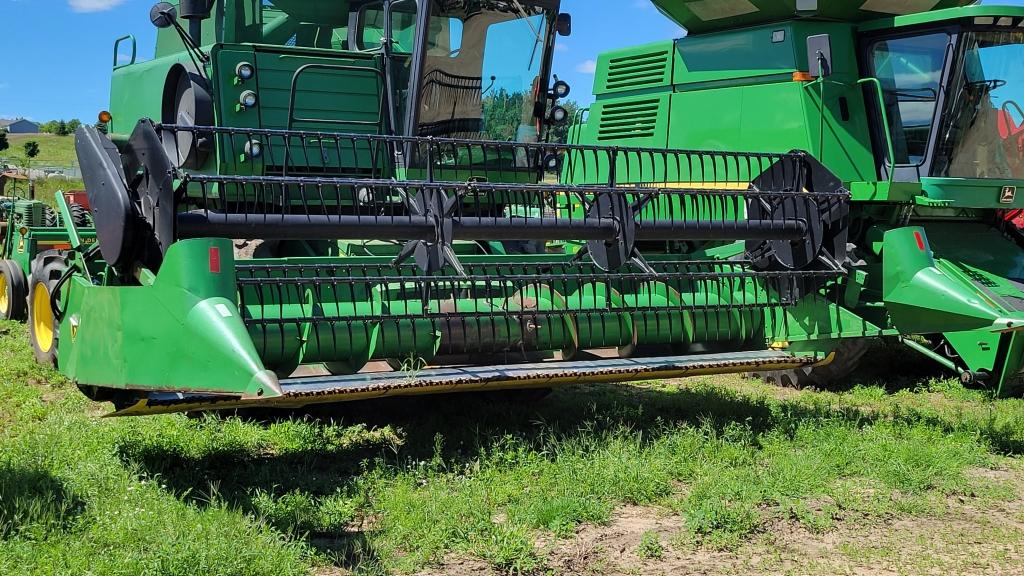 John Deere 218 grain head