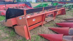 IH 1063 6 row corn head