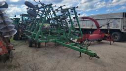 John Deere 980 field cultivator