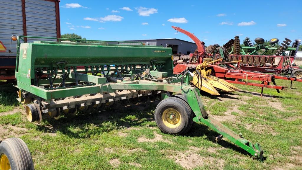 John Deere 750 no-till grain drill