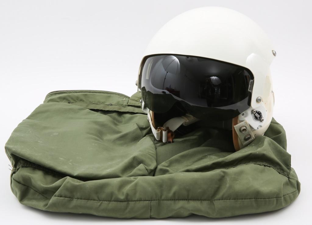 USAF HGU-26/P PILOT FLIGHT HELMET WITH BAG