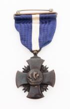 WWII USN BLACK WIDOW NAVY CROSS MEDAL