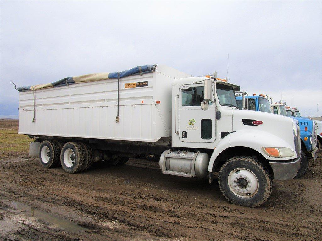 2006 Peterbilt 355 10 Wheel Truck