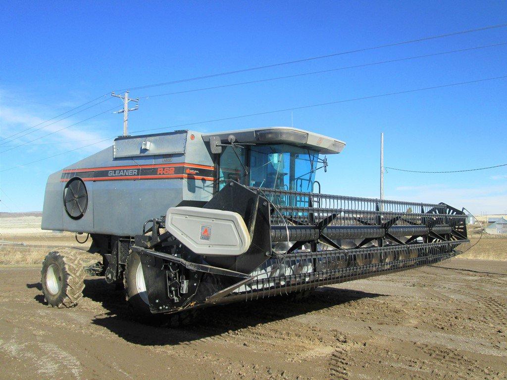 Agco Gleaner R-62 Combine