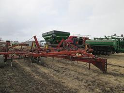 IH 5500 Chisel Plow