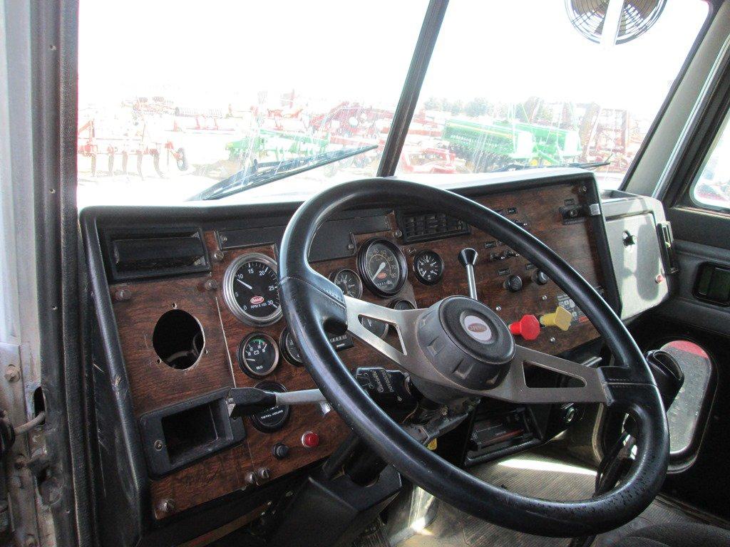 1994 Peterbilt 357 10 Wheel Truck