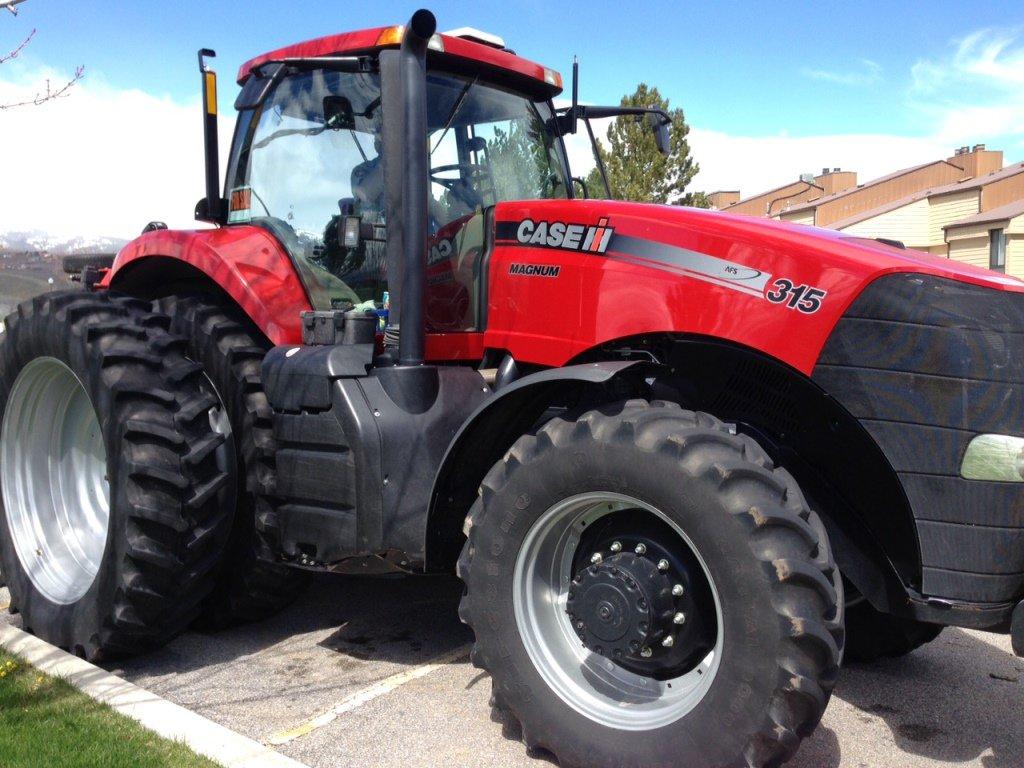 2014 Case IH 315 Magnum MFD Tractor