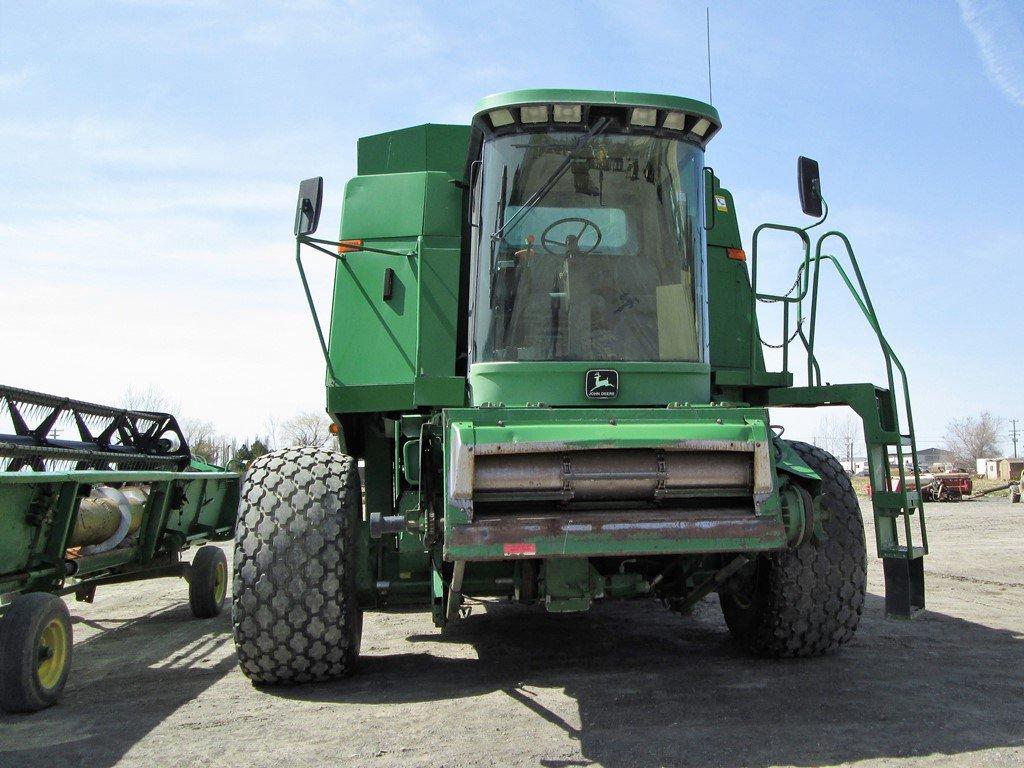 1994 John Deere 9600 Grain Combine