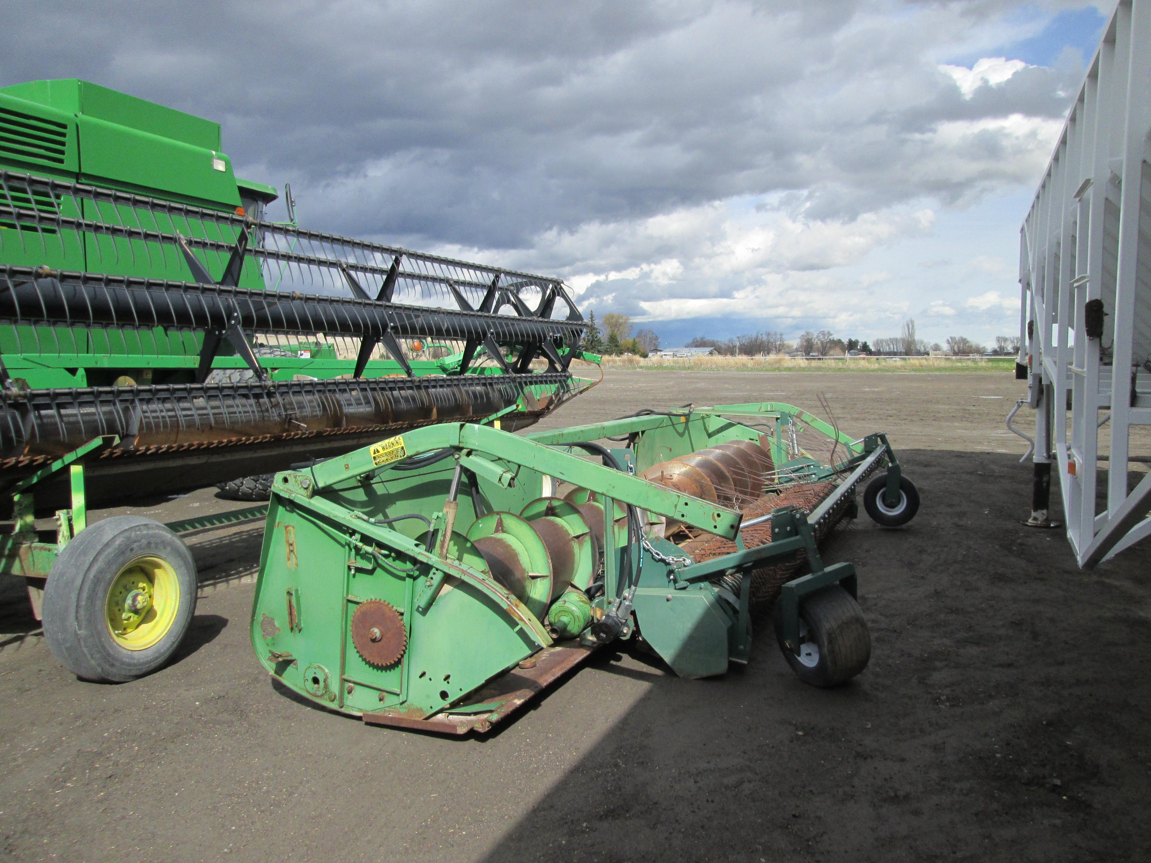 John Deere 220 20’ Header w/Pickett 12’ Pickup Header