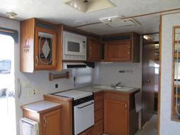 1998 KOMFORT 26’ BUMPER PULL TRAVEL TRAILER