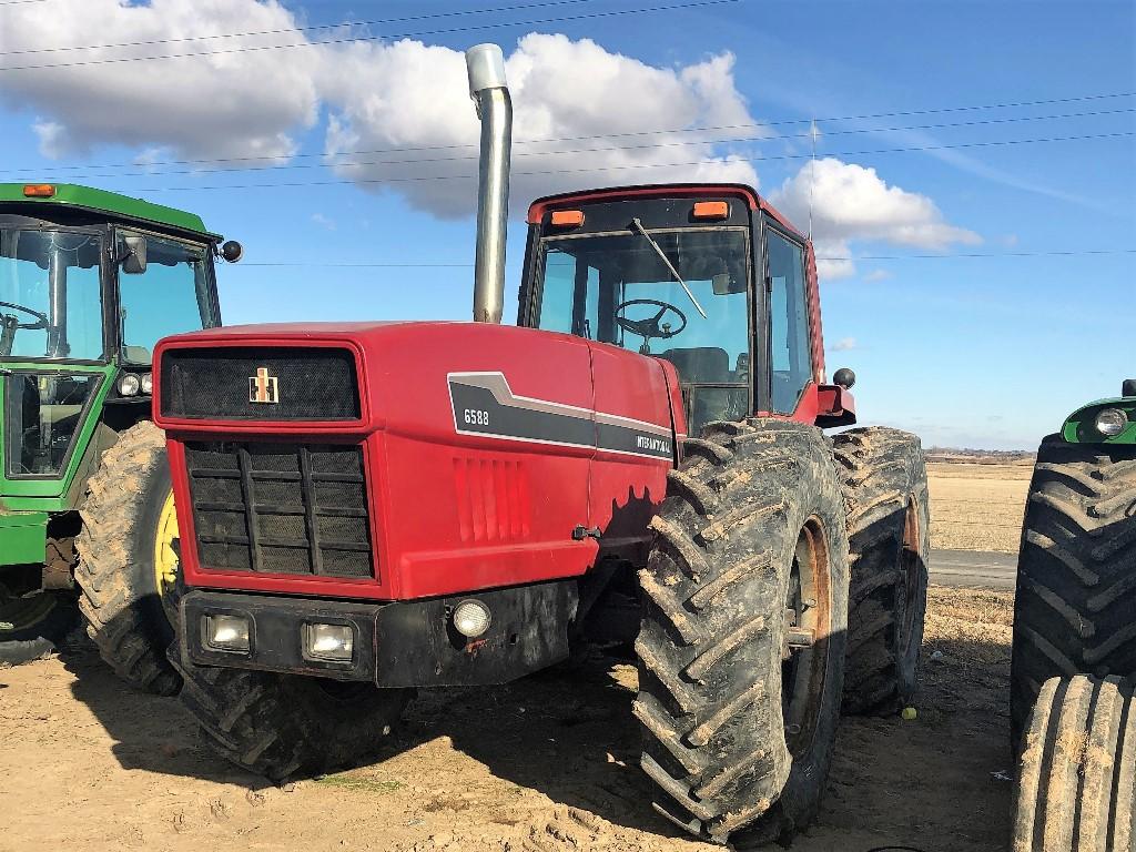 1981 IH 6588 Articulating Tractor