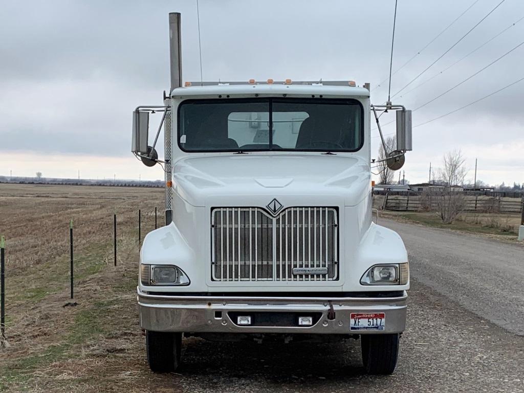 1998 IH Daycab Semi