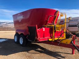 2018 Supreme 1200T Feed Wagon