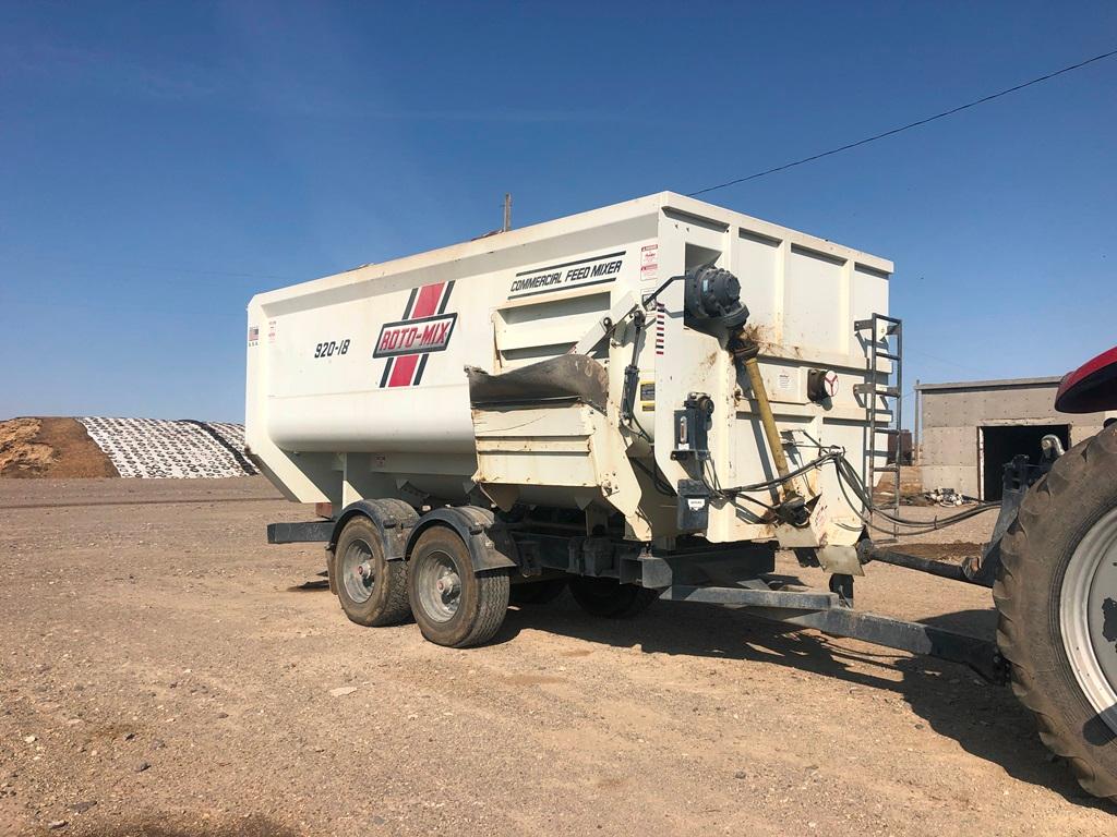 2015 Roto-Mix 920-18 Feed Wagon