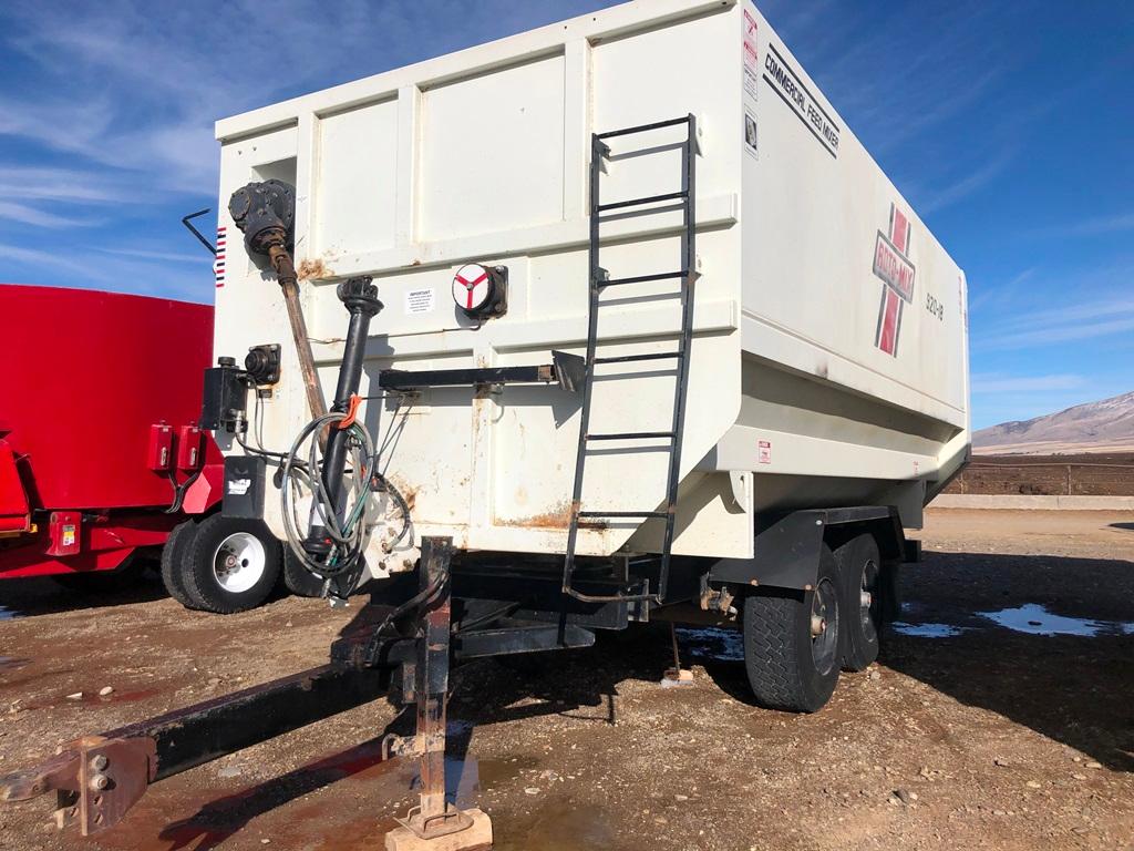 2015 Roto-Mix 920-18 Feed Wagon