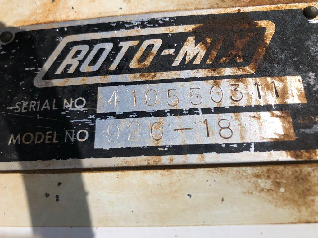 2015 Roto-Mix 920-18 Feed Wagon