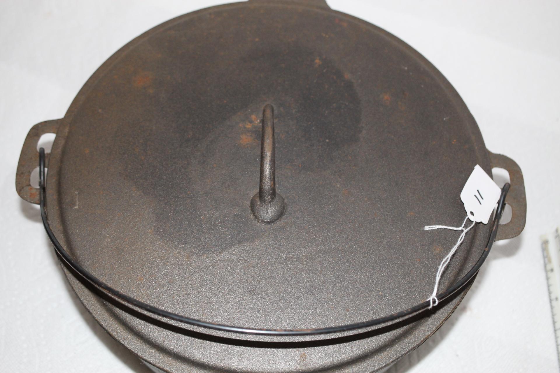 Cast Iron Dutch Oven, Made In Taiwan, 12" round at top