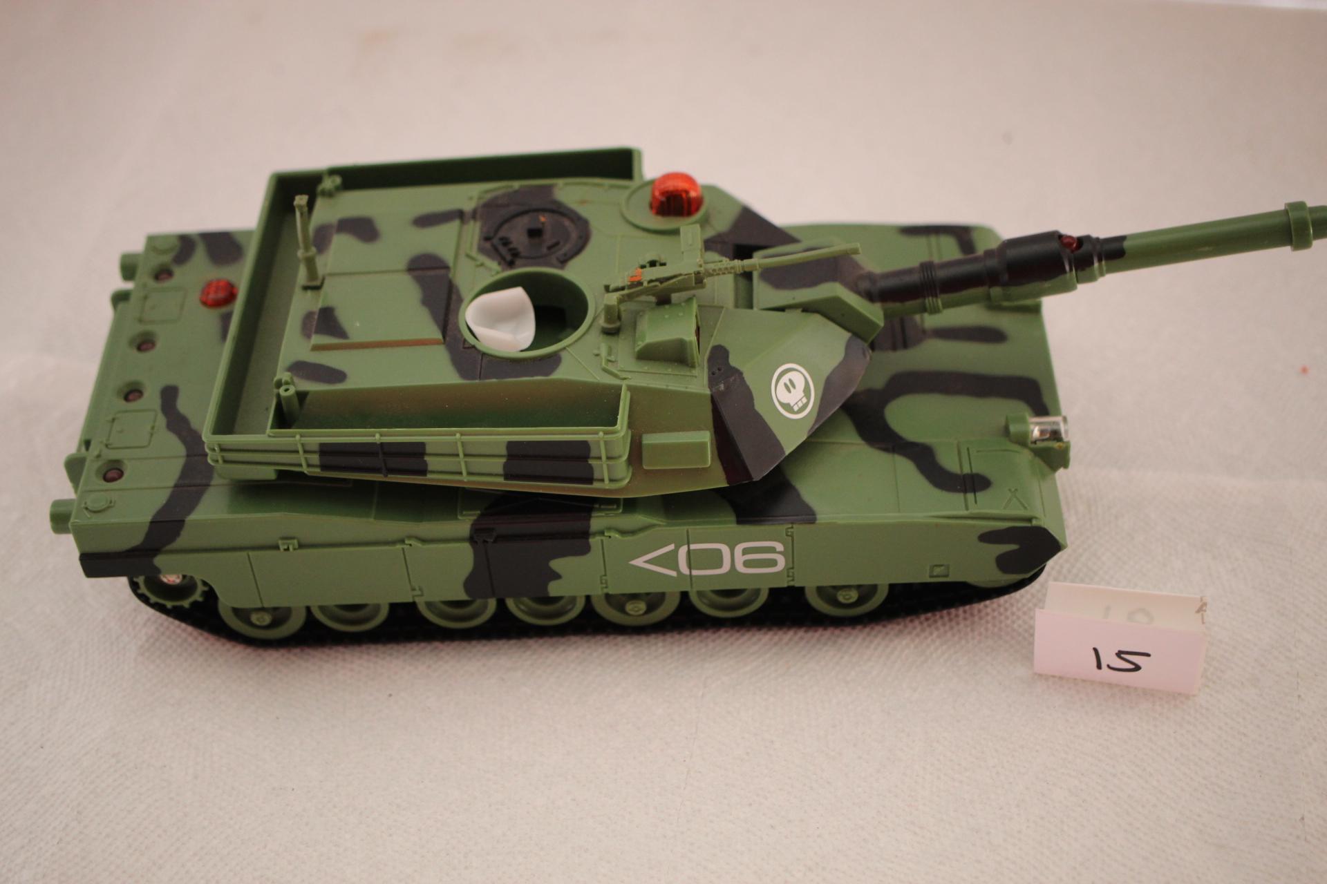 Toy Tank, Inter Active Toy Concepts, 2001, Plastic, Uses 4 AA Batteries, 13" x 4 1/2" x 3 1/4"H