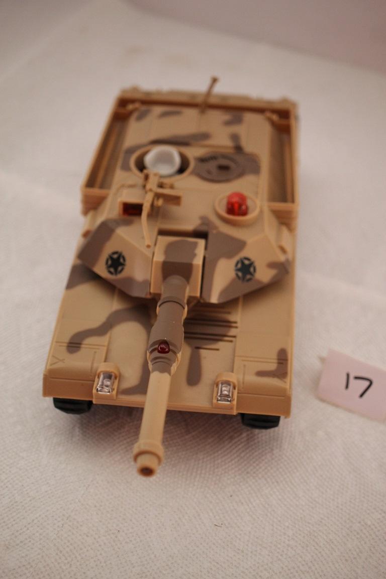 Toy Tank, Inter Active Toy Concepts, 2001, Plastic, Uses 4 AA Batteries, 13" x 4 1/2" x 3 1/4"H