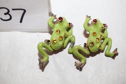 2 Frog Pins, Metal, Back Legs Move, 1"