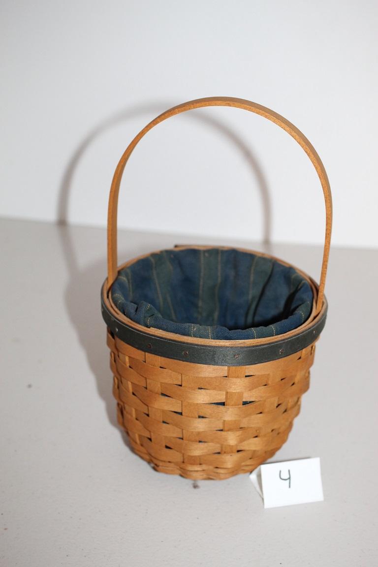 2004 Longaberger Collectors Club Basket, 2004 Collectors Edition, Handmade, Fabric Liner