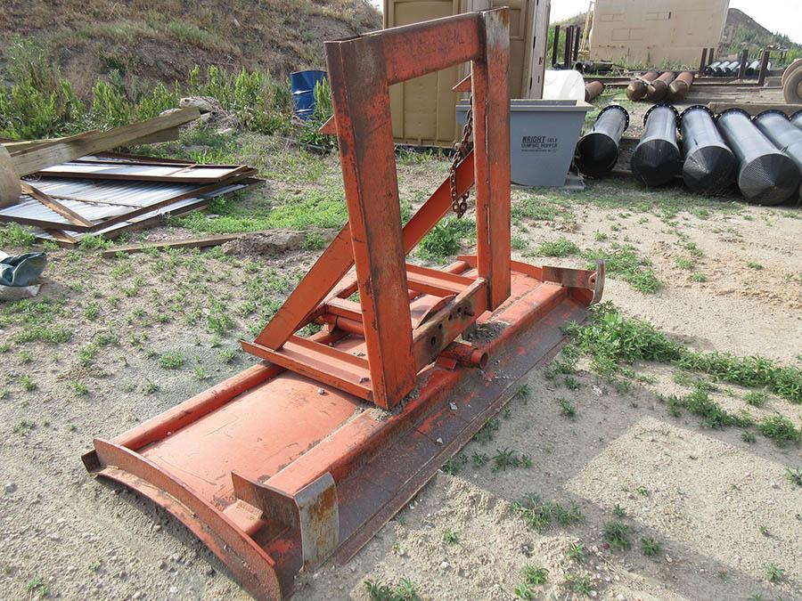 LOT (QTY.1) FORKLIFT BUCKET ATTACHMENT, AND (QTY.1) FORKLIFT PLOW ATTACHMENT, (LOCATION: 3220 ERIE