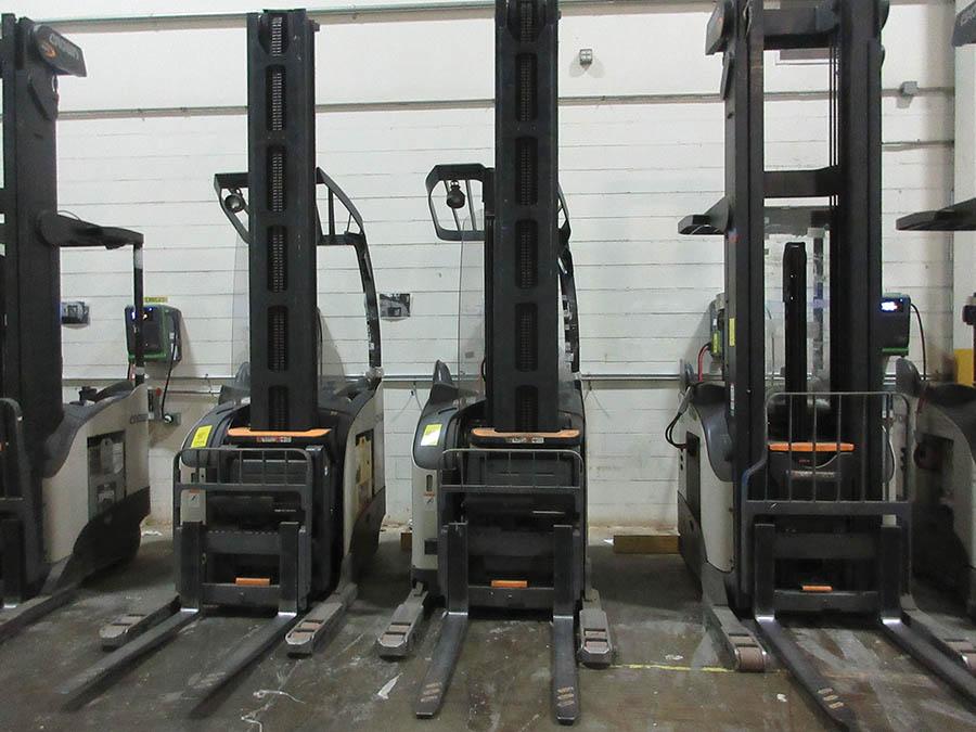 2015 CROWN MONOLIFT MAST REACH TRUCK, 4,500 LB. CAP., MODEL: RM6025-45, 36V., HIGH VISIBILITY