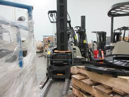 2015 CROWN MONOLIFT MAST REACH TRUCK, 4,500 LB. CAP., MODEL: RM6025-45, 36V., HIGH VISIBILITY