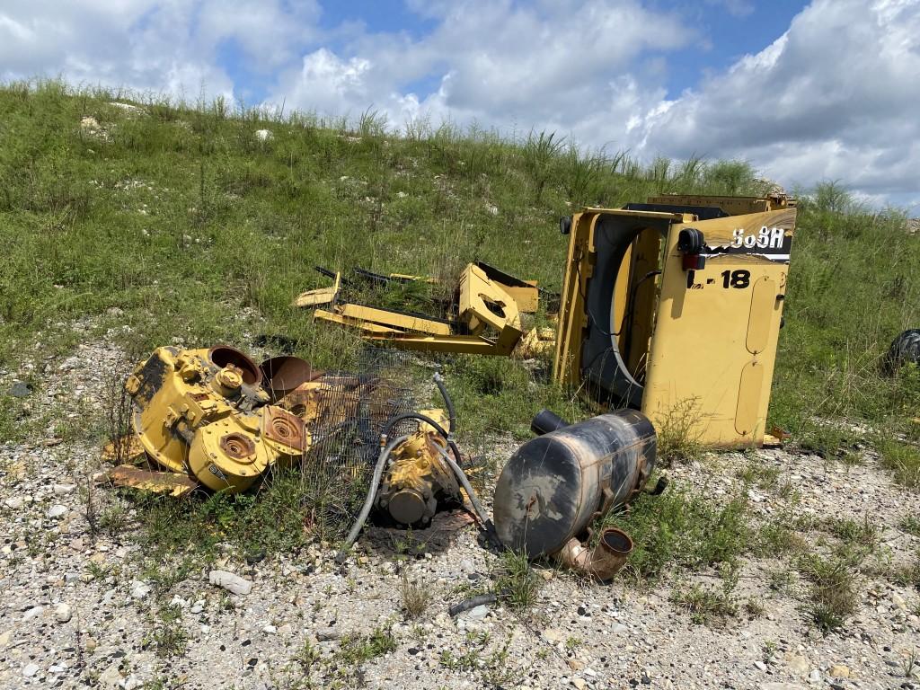 CATERPILLAR 988H WHEEL LOADER FOR PARTS/SCRAP, S/N: CAT0988HEBY00302, 35/65-33 TIRES, ENGINE