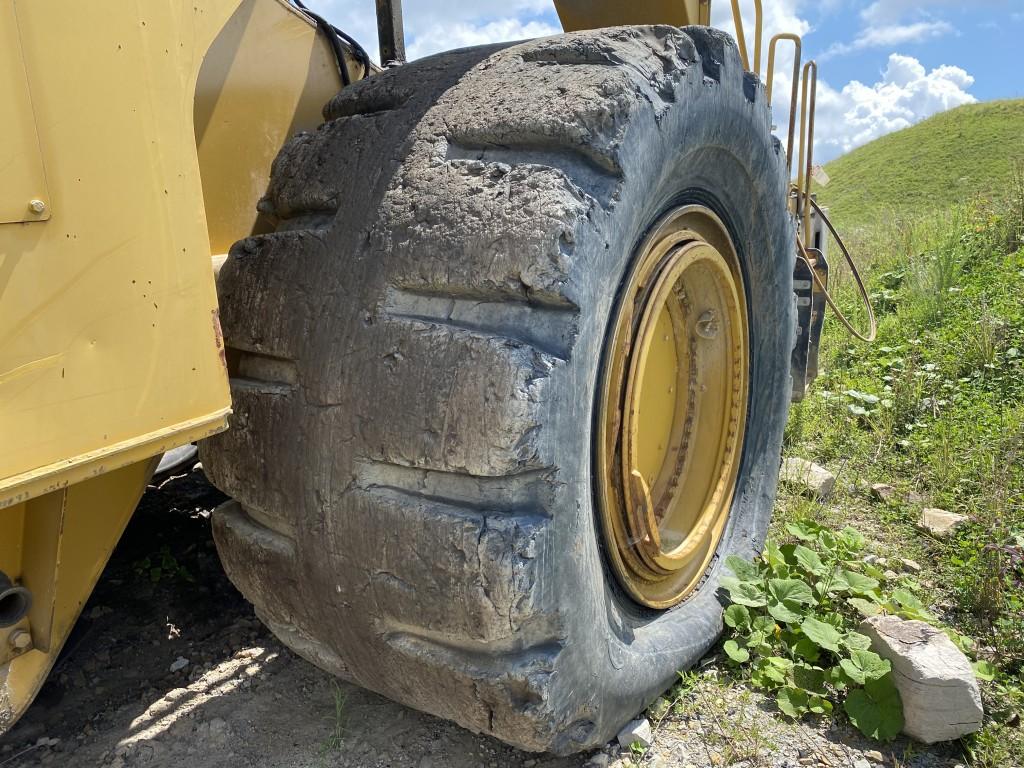 CATERPILLAR 992G WHEEL LOADER, P/N: CAT0992GPAZX00620, 15'3'' WIDE LOADER BUCKET, MISSING ENGINE,