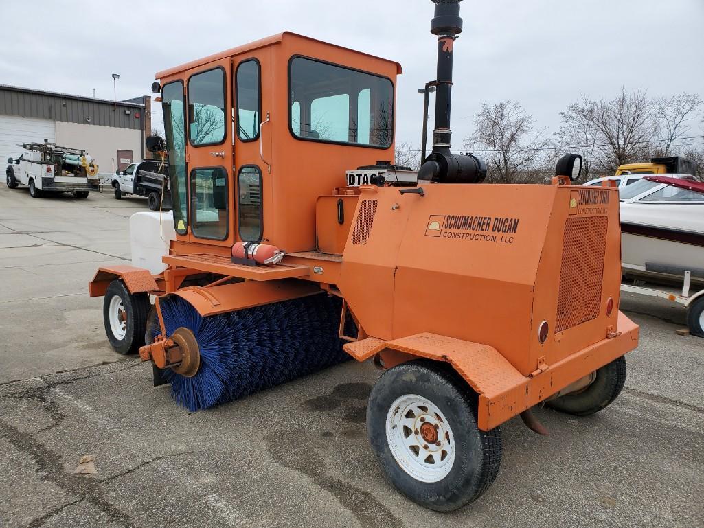 2002 BROCE BROOM RJ350 8' STREET BROOM / SWEEPER, S/N 401362, ENCLOSED A/C & HEATED CAB, DEERE