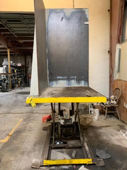 Scissor Lift Table (Hydraulic Leak)