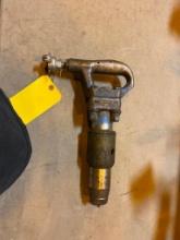 Universal-Tool Chipping Hammer, 90 PSI