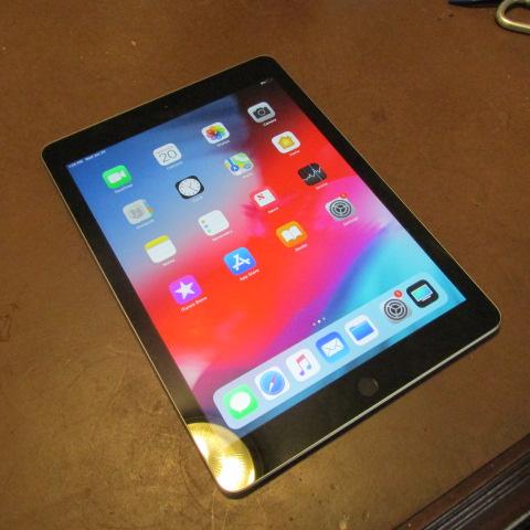 Apple iPad