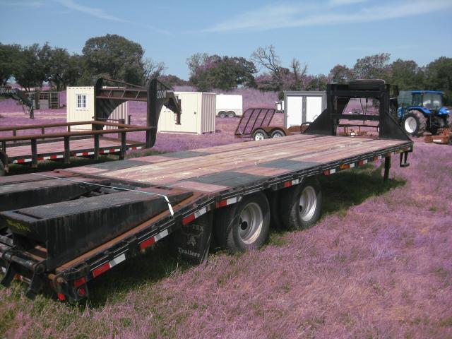 Big Tex 25' Gooseneck with 5' Dove Tail