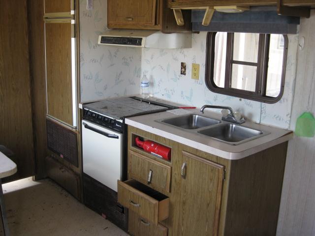 1990 5th Wheel Travel Trailer