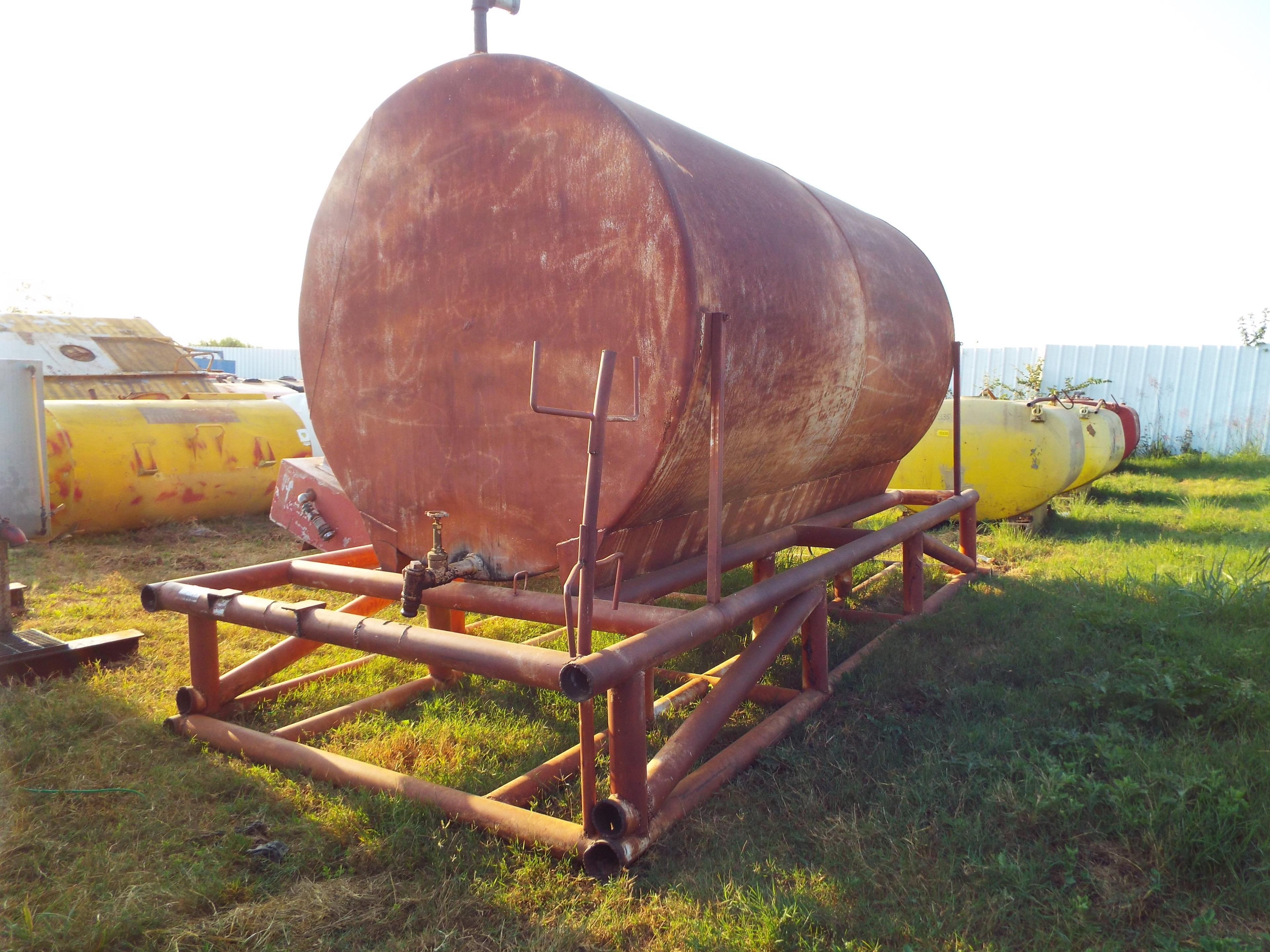 Large Water Tank On Skids 1500 ? Gallon