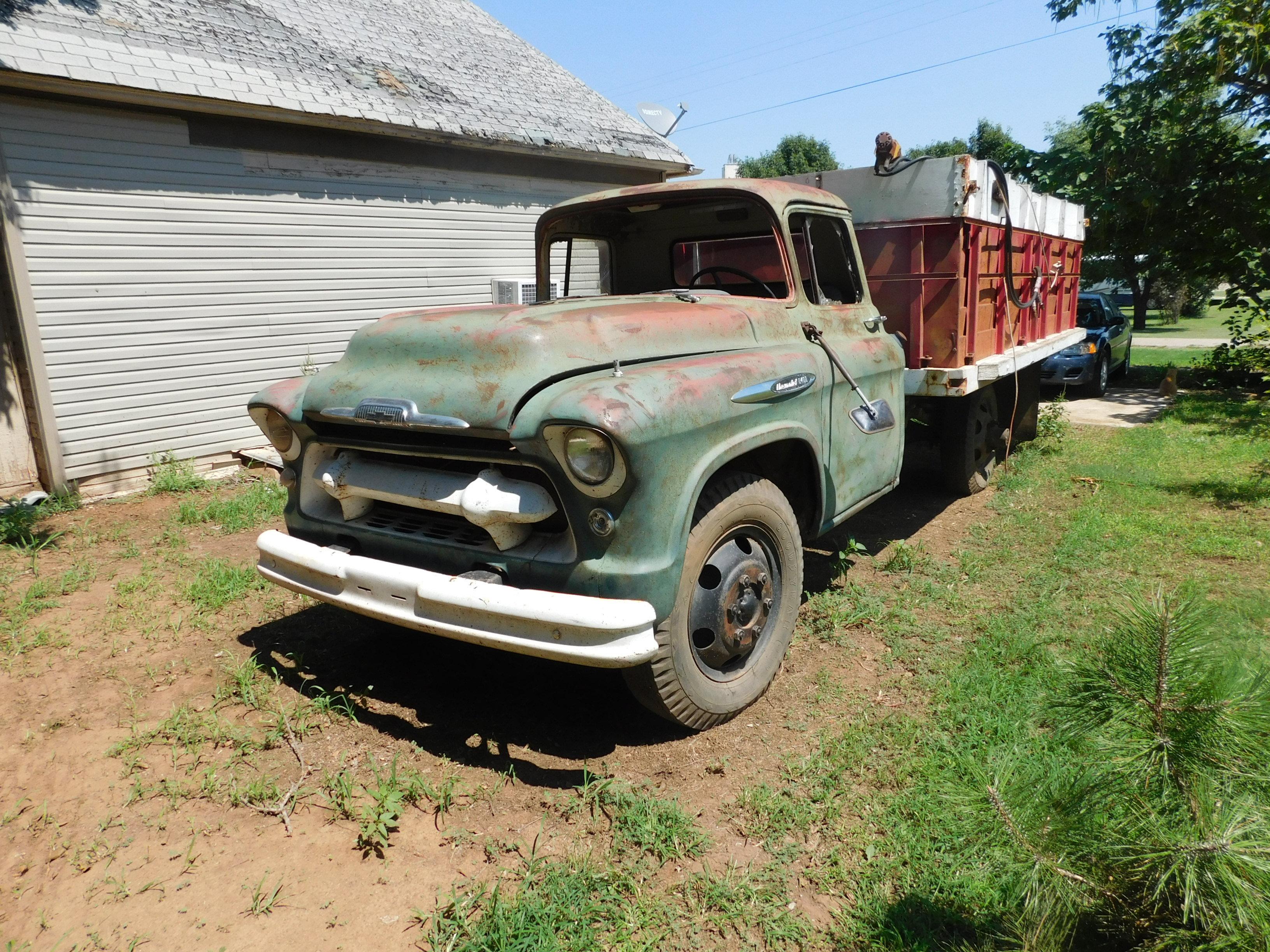 1957 Chevrolet 6400 Grain Truck