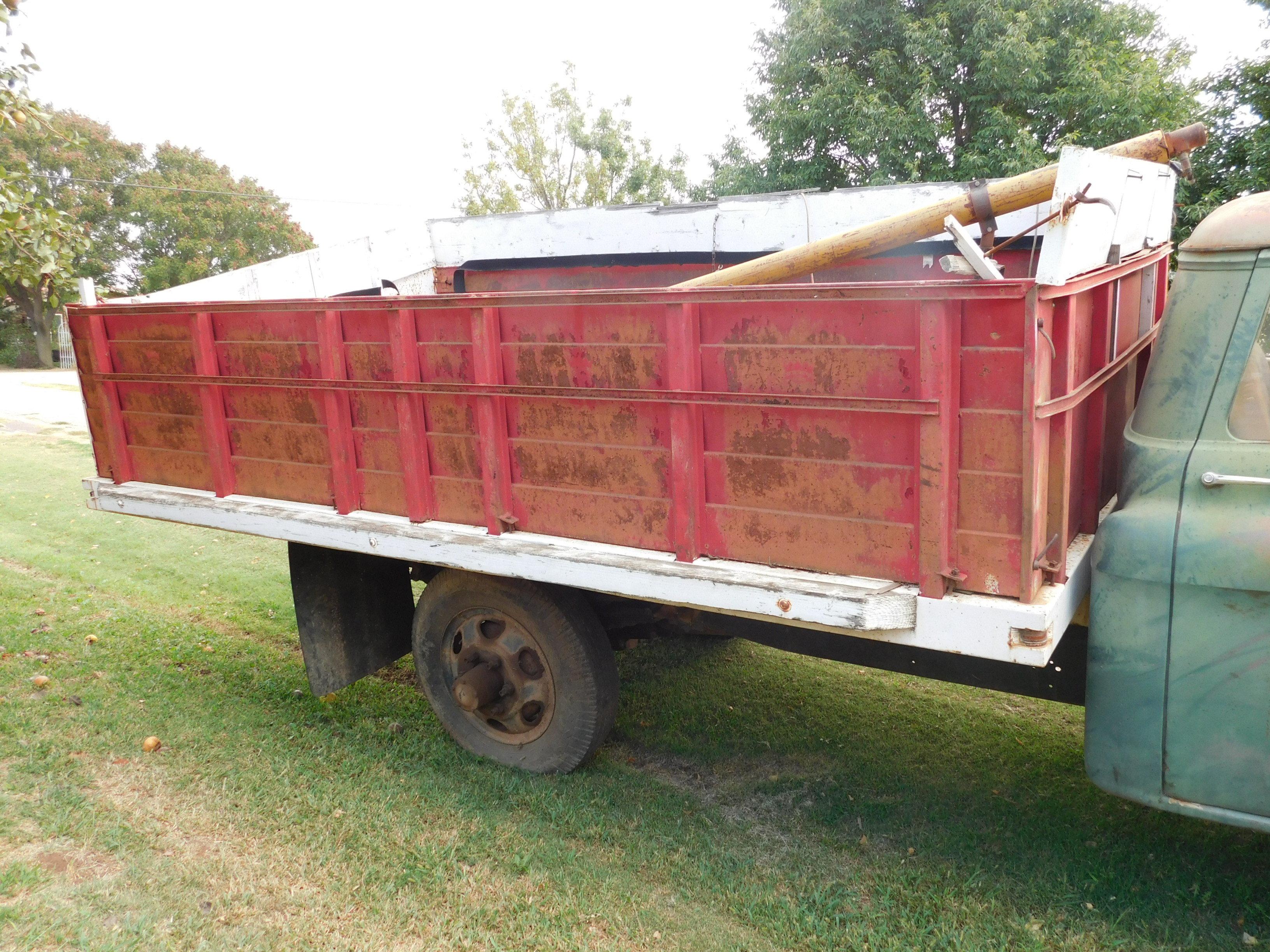 1957 Chevrolet 6400 Grain Truck