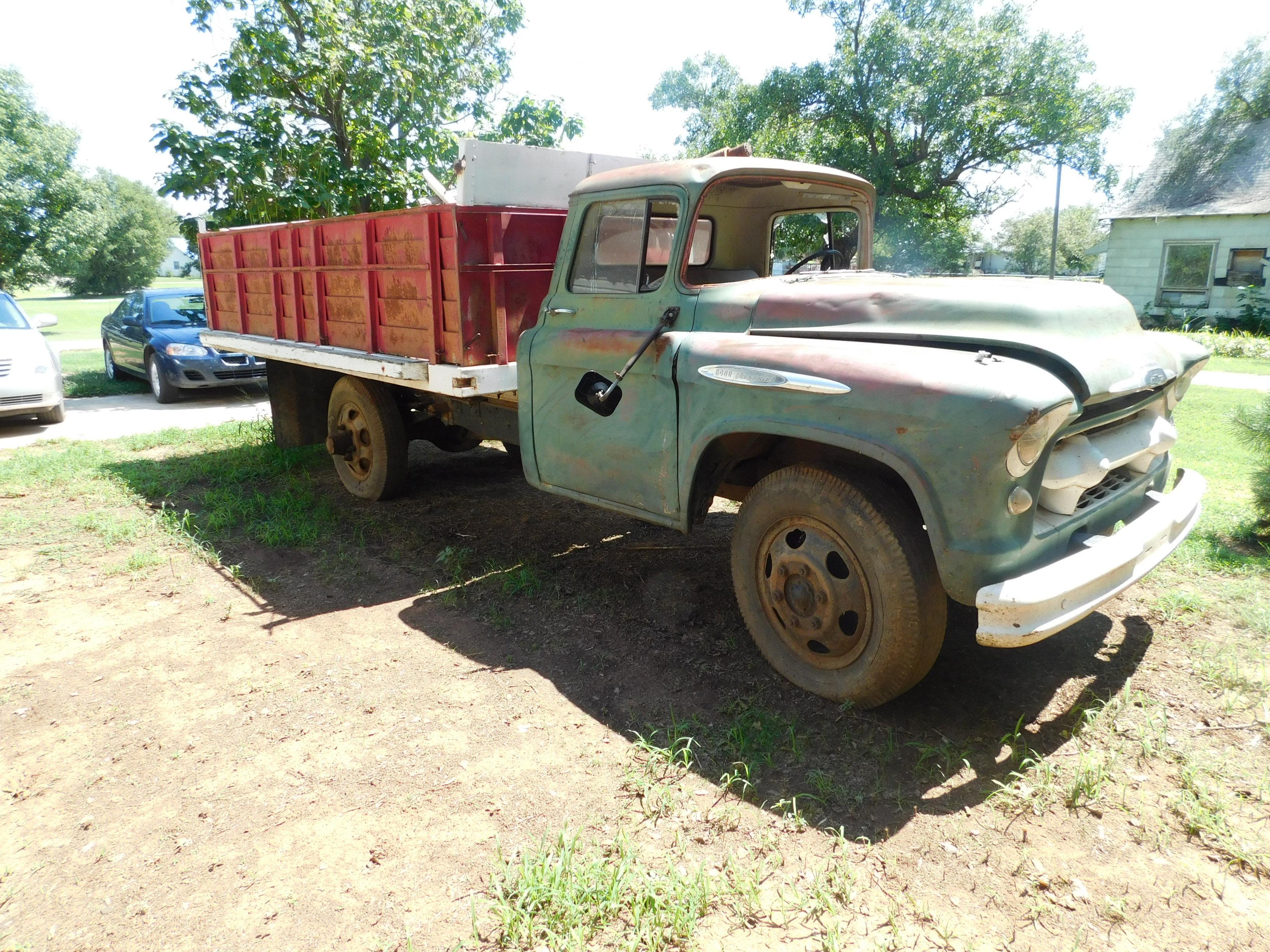 1957 Chevrolet 6400 Grain Truck
