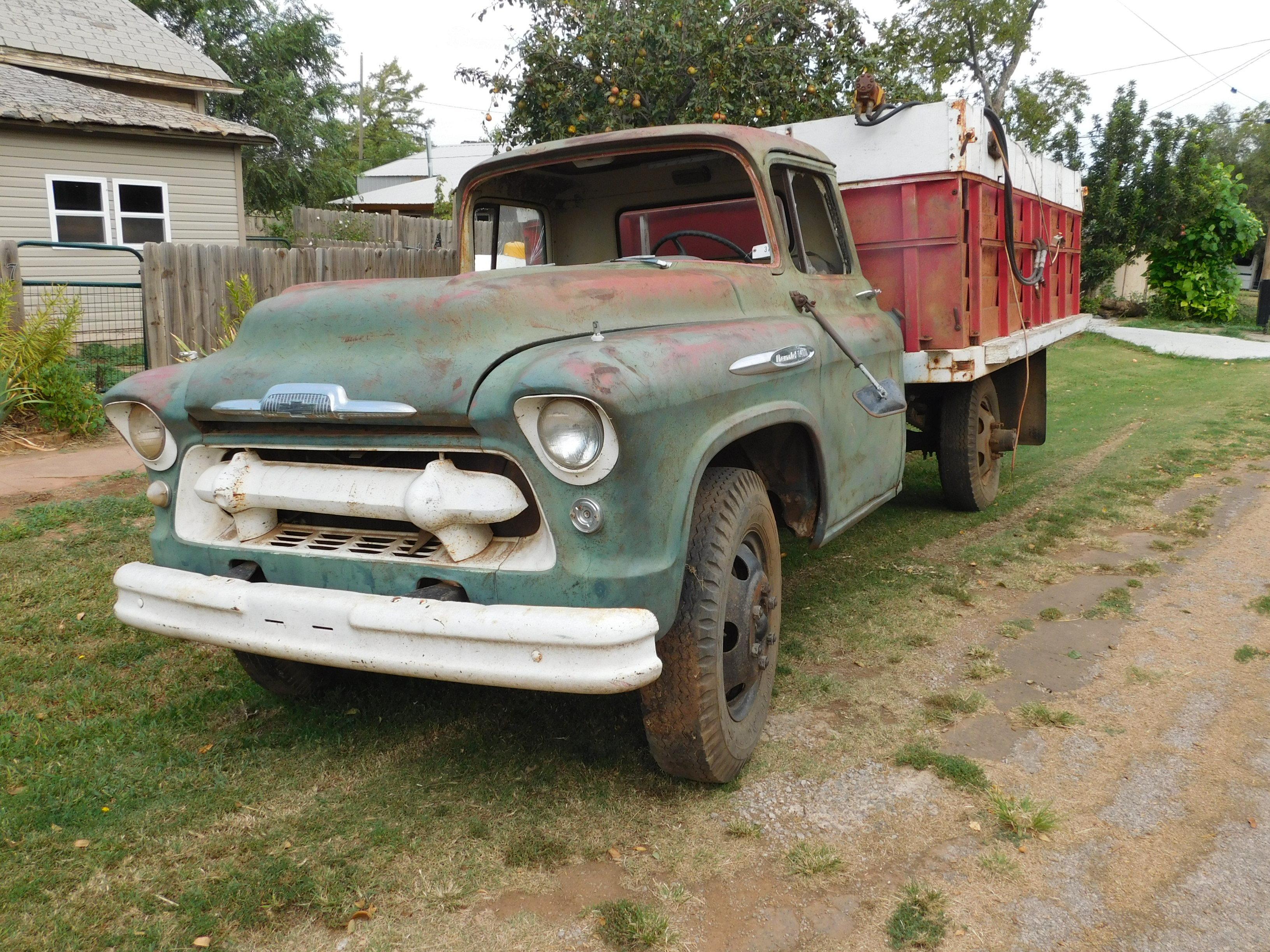 1957 Chevrolet 6400 Grain Truck