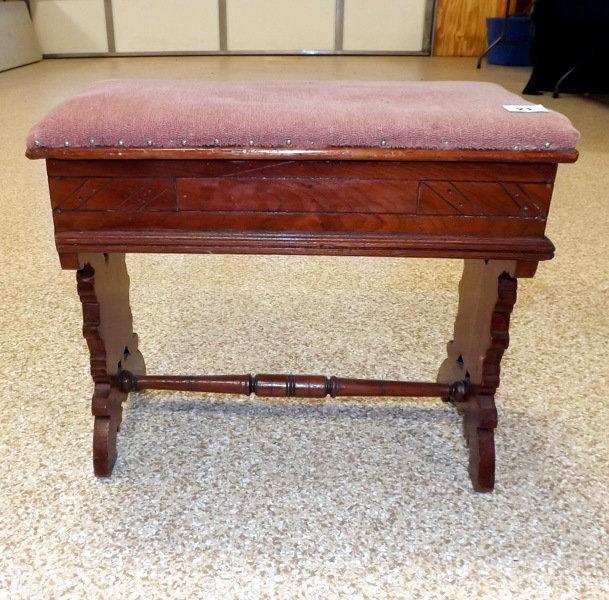 Piano Bench w/Mauve Colored Seat