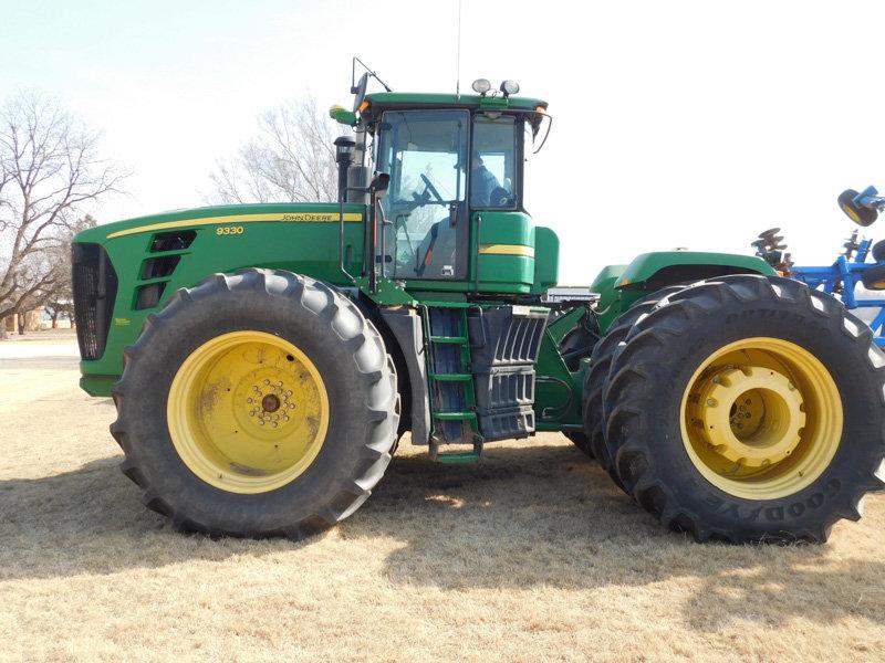 John Deere 9330 Tractor